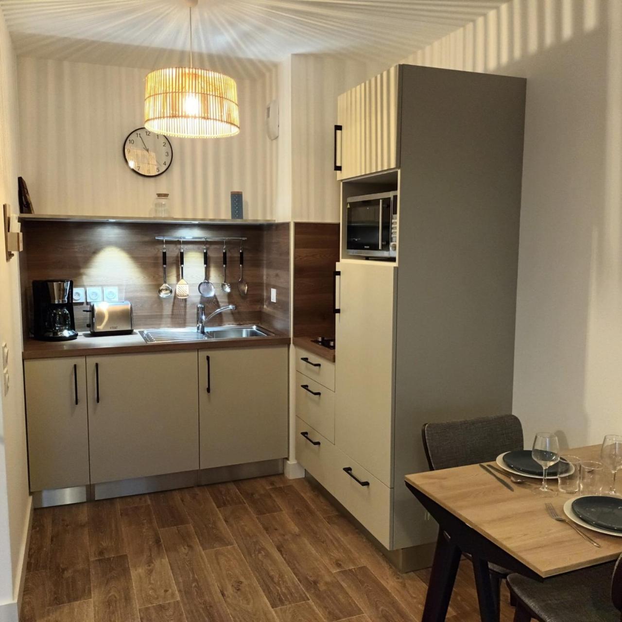 Domitys L'Oustaou Aparthotel Saint-Martin-de-Crau Εξωτερικό φωτογραφία